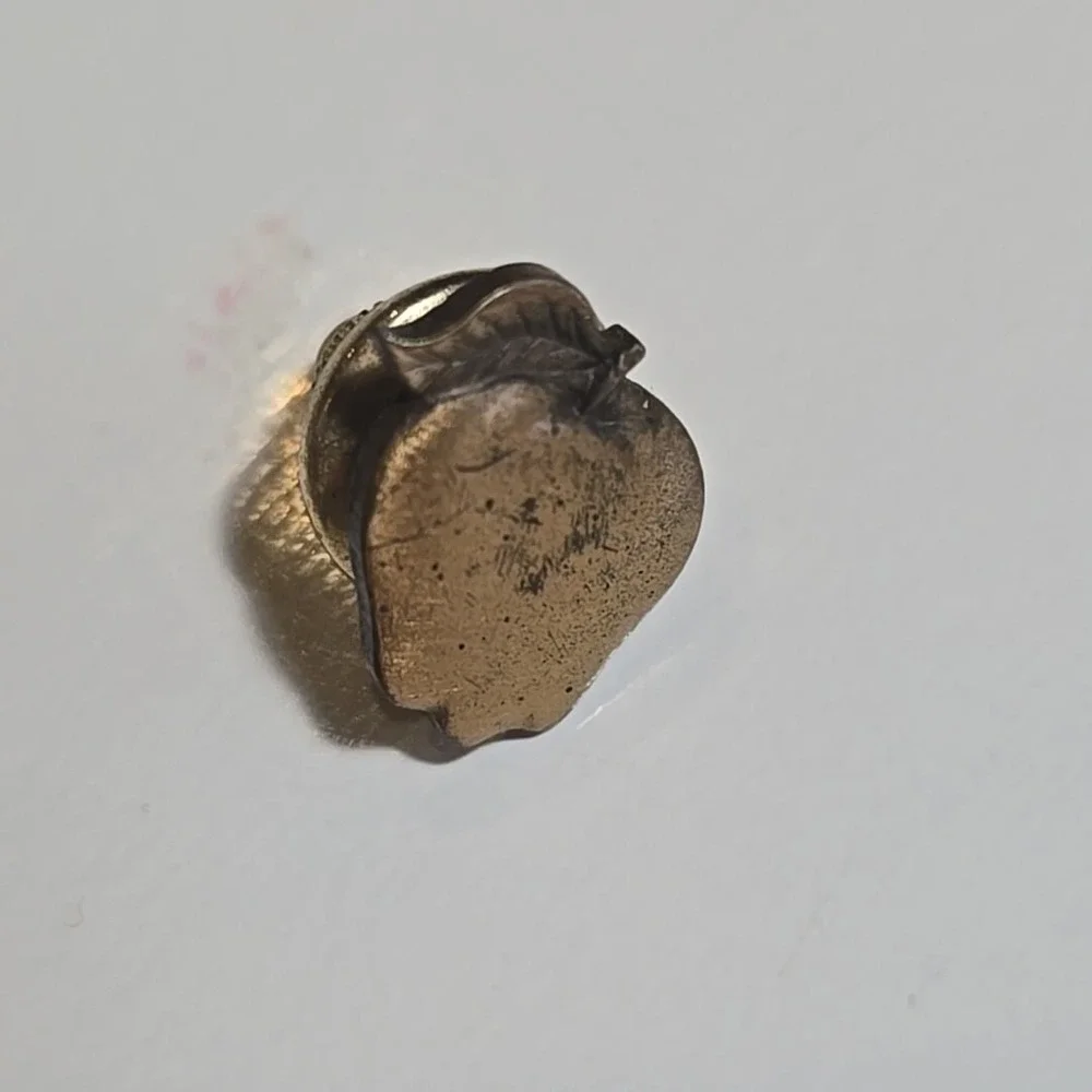 Vintage Small Apple gold tone Lapel Pin‎